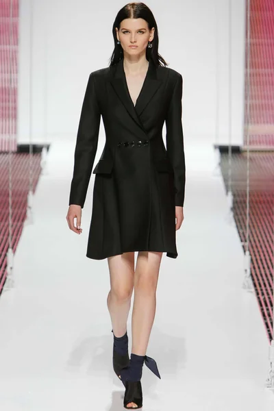 Look 9